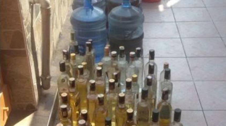 Evin Terasında Ka&ccedil;ak İ&ccedil;ki Tesisi Bulundu