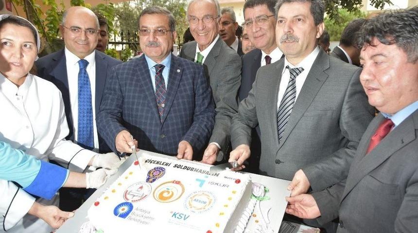 &lsquo;&ccedil;i&ccedil;ekleri Soldurmayalım&rsquo; Projesi T&uuml;rkiye İkincisi Se&ccedil;ildi