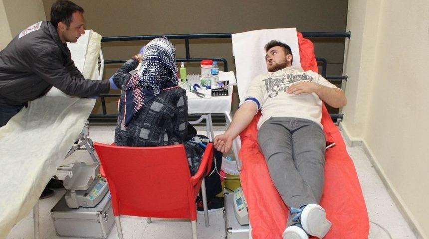 Babaeski Meslek Y&uuml;ksekokulu&rsquo;nda Kan Bağışı Kampanyası