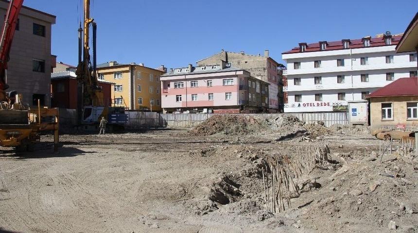 Yeraltı Otoparkı &Ccedil;alışmaları Devam Ediyor