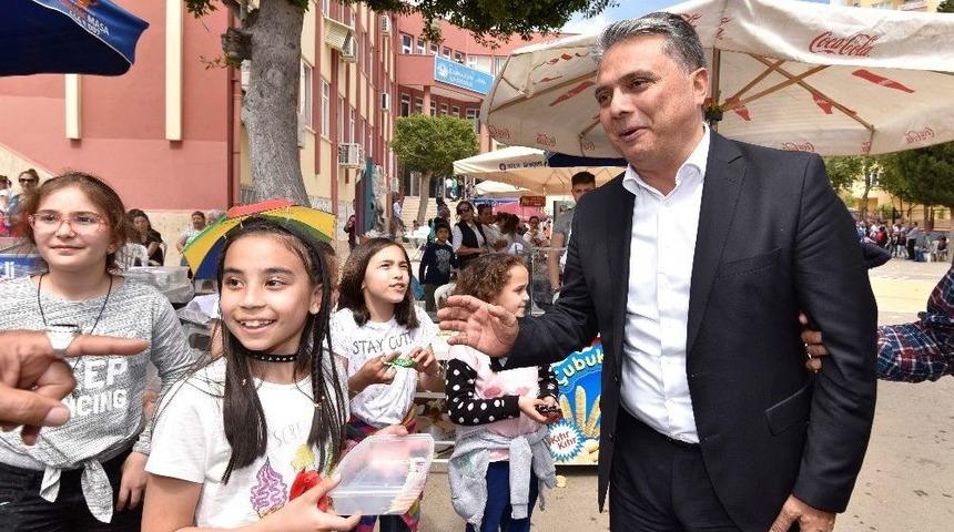 Başkan Uysal, Velisi Olduğu Okulun Kermesinde
