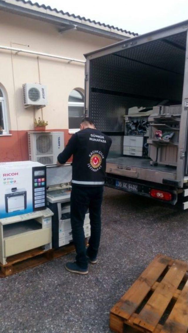 İzmir’de Kaçakçılık Operasyonu: 70 Fotokopi Makinesi Ele Geçirildi