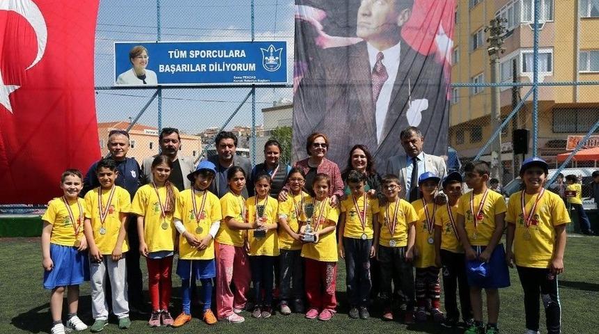 Minik Sporcular Madalyalarını Aldı