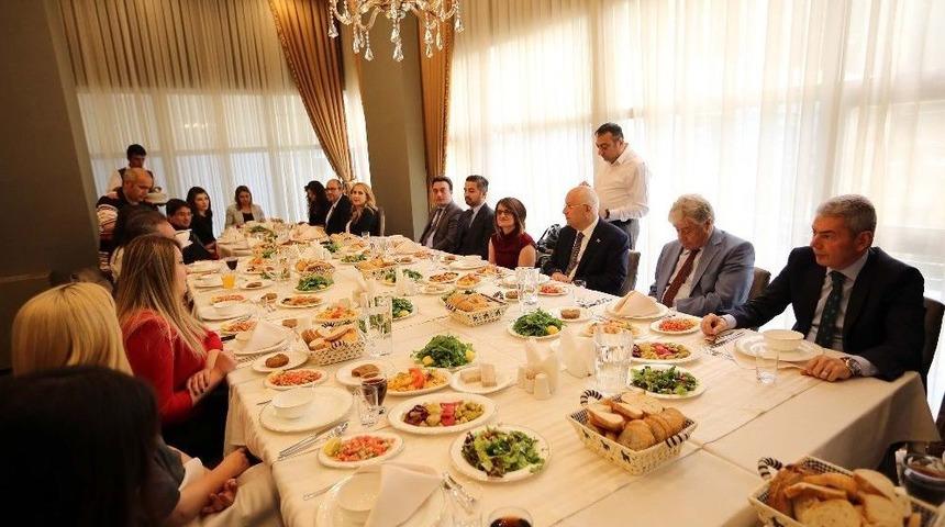 Yenimahalle&rsquo;de Avukatlar G&uuml;n&uuml; Yemeği