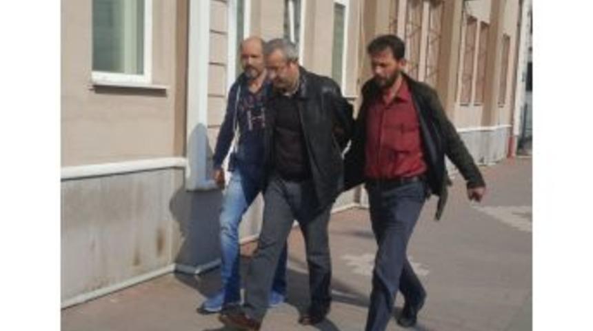 Sahte Kimlikle Kredi &Ccedil;ekmek İsterken Yakayı Ele Verdi