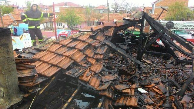 L&uuml;leburgaz&rsquo;da Ev Yangını 2