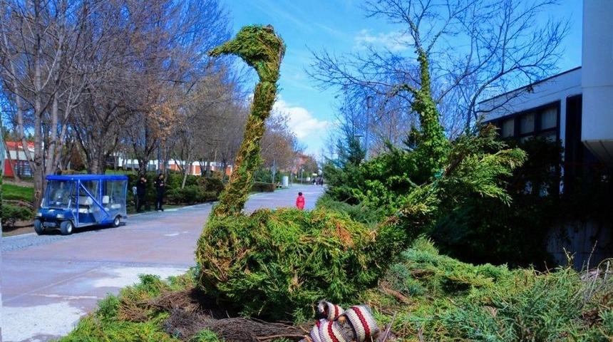 Altınpark&rsquo;ta &Ccedil;alılardan Otomobil Yaptılar