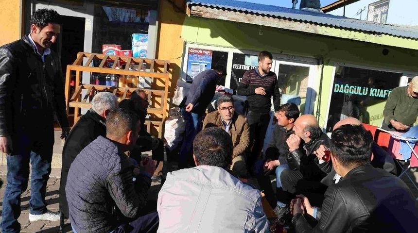 Kaymakam &Ccedil;etin Halkla Bir Araya Geldi