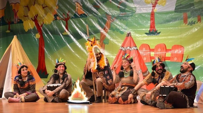 Mersin&rsquo;de &Ouml;ğrenciler Tiyatro İle Buluştu