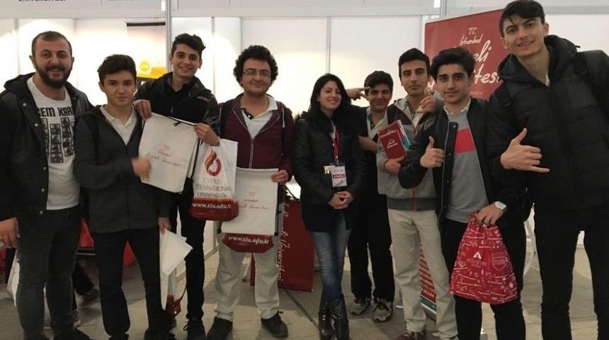 İstanbul Rumeli &Uuml;niversitesi, Gen&ccedil;lerle Bir Araya Geldi