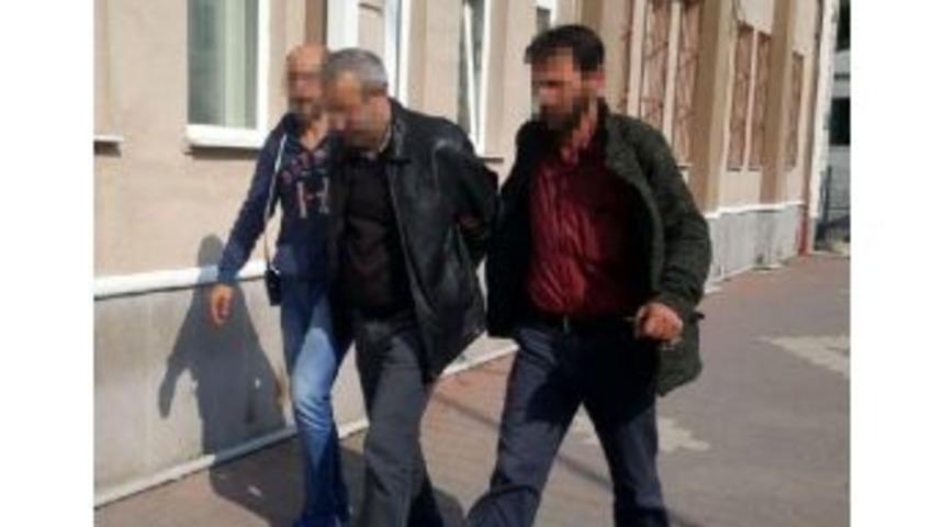 Sahte Kimlikle 30 Bin Lira Kredi &Ccedil;ekmek Isterken Yakalandı