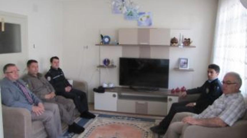 Hisarcık Polisinden Şehit Aileleri Ve Gazilere Ziyaret