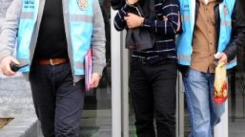 Parf&uuml;m &Ccedil;aldığı Iddiasıyla G&ouml;zaltına Alındı