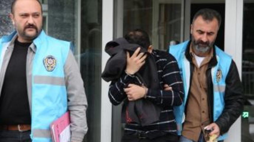 500 Tl&rsquo;lik Parf&uuml;m &Ccedil;aldığı İddia Edilen Ş&uuml;pheli Yakalandı