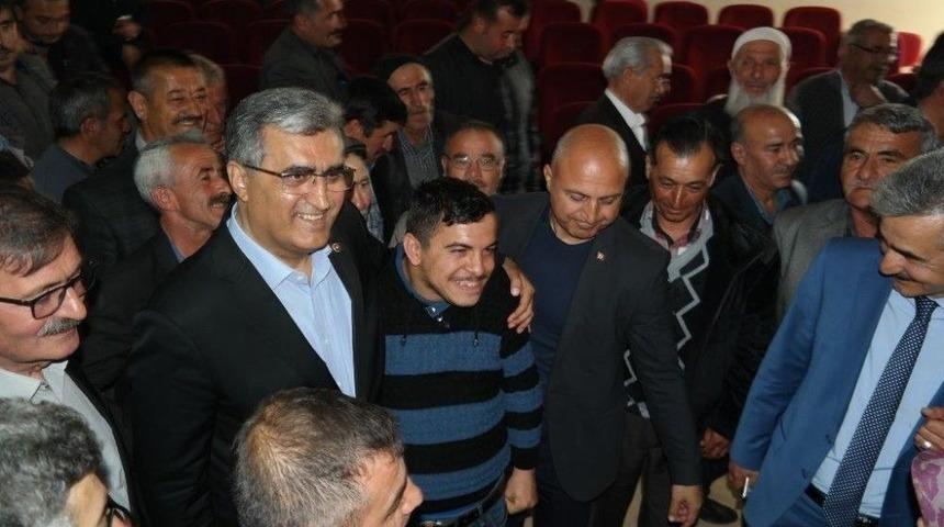 Ak Parti&rsquo;li Konuk, Referandum &Ccedil;alışmalarını S&uuml;rd&uuml;r&uuml;yor