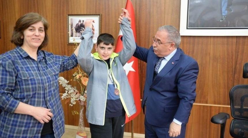 Başkan Nigar &Ccedil;elik: Her 68 &Ccedil;ocuktan Birinin Otizmli Olma &Ouml;zelliği Var