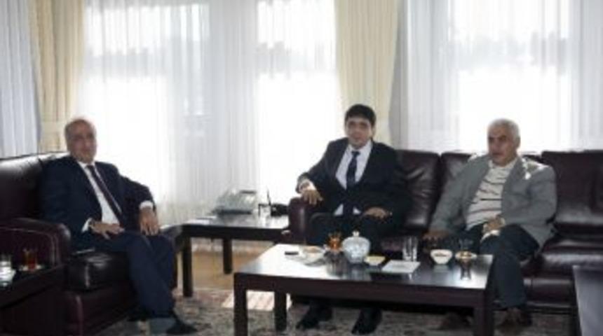 Iğdır &Uuml;niversitesi Rekt&ouml;r&uuml; M. Hakkı Alma, Rekt&ouml;r &Ccedil;omaklı&rsquo;yı Ziyaret Etti