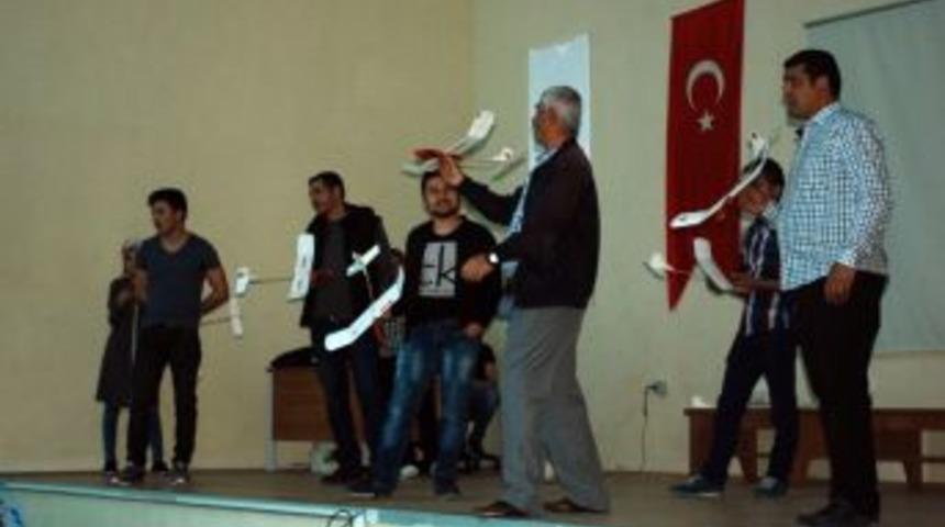 Yaptıkları Maket U&ccedil;aklarla Yarıştılar