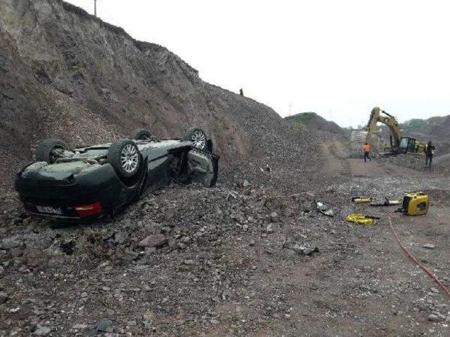 Emanet Otomobille Kayalıklardan Uçan Sürücü Öldü