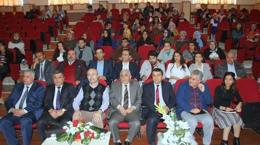 &Ouml;ğretmen Adaylarına Eğitimde Kariyer Planlama Semineri