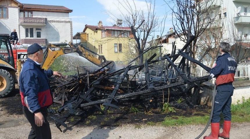 Niksar’da Depo Yangını