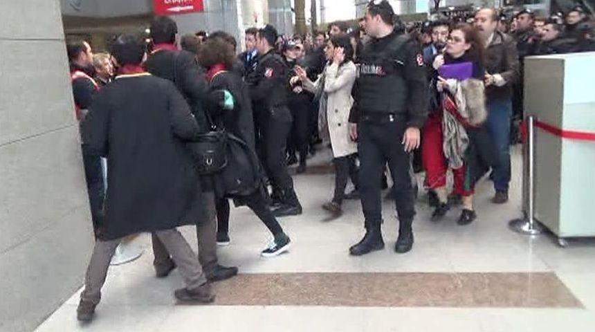 İstanbul Adliyesi&rsquo;nde Avukatlara M&uuml;dahale