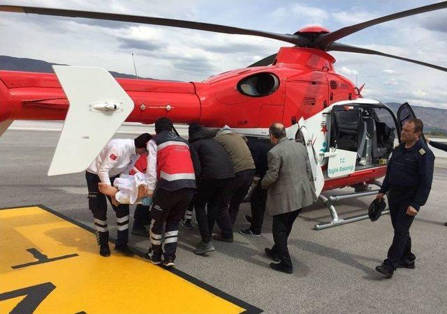 Tokat’ta İki Ambulans Helikopter Havalandı