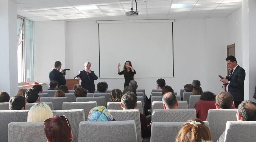 &Uuml;niversite Personeline İşaret Dili Eğitimi Veriliyor
