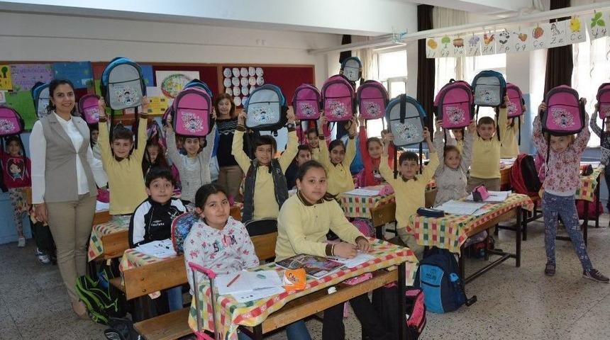 &Ouml;ğrenciler Kullanmadıkları Eşyaları Bağışladı