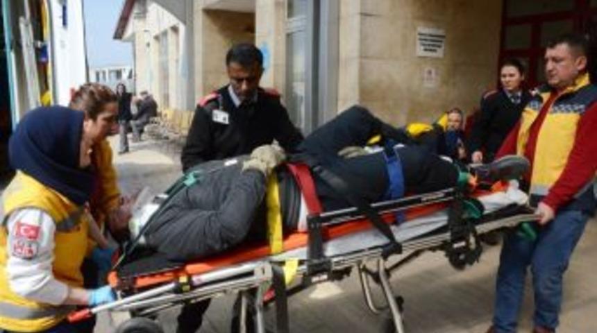 Motosiklet Otomobille &Ccedil;arpıştı: 1 Yaralı