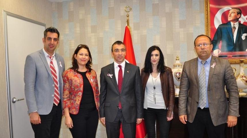 Milas Protokol&uuml; Pembe Kurdeleyle Kansere Dikkat &Ccedil;ekti