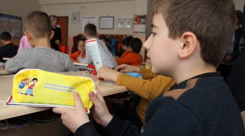 Rize&rsquo;de &Ouml;ğrencilere Diş Sağlığı Anlatıldı