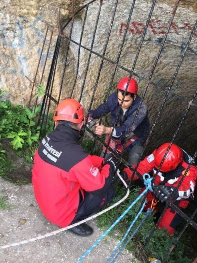 İzmir’den Geldi, Ünye Kalesi’nde Mahsur Kaldı