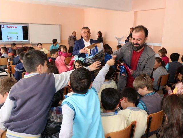 Öğrencilere Trafik Eğitimi Verildi