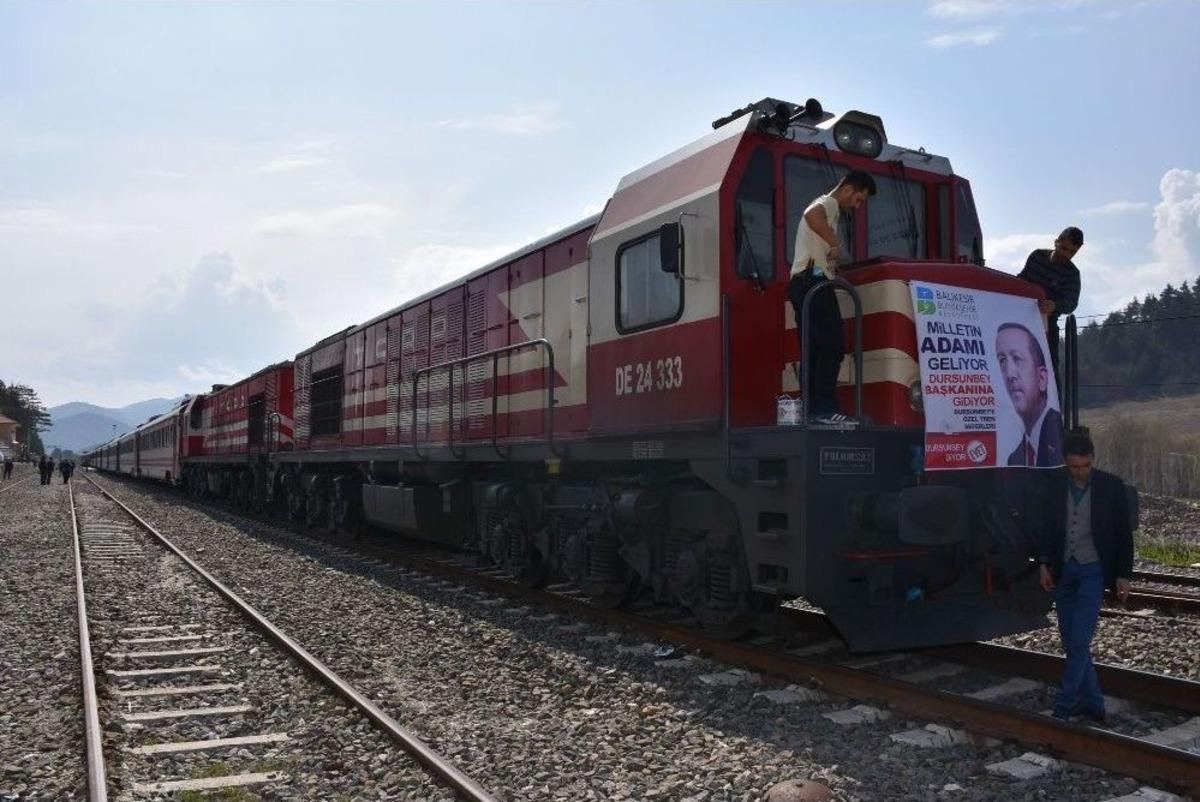 Cumhurbaşkanı Sevdalıları Mitinge &Ouml;zel Trenle Geldi