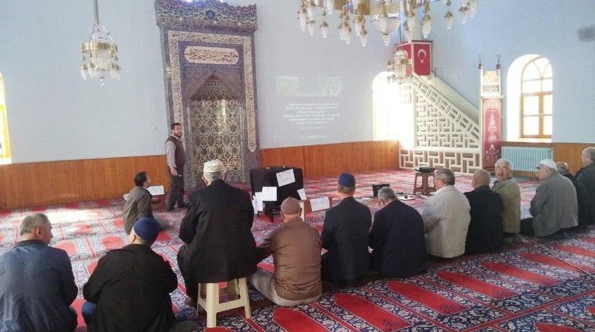 Hisarcık&rsquo;ta Umreye Gideceklere Eğitim Verildi