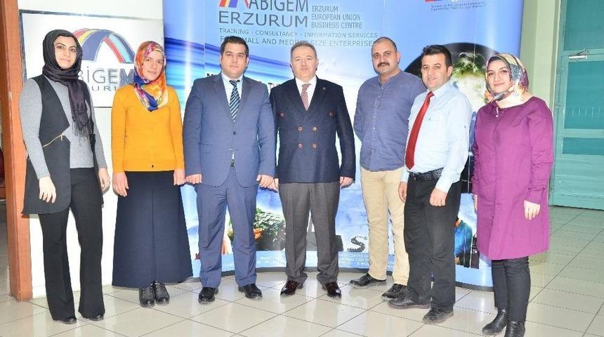 Abigem Y&ouml;netim Kurulu Başkanı &Ouml;zakalın: &ldquo;eğitimler Sonunda 6.858 Girişimciye Katılım Belgesi Verildi&rdquo;