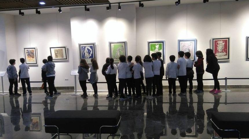 Dali Sergisi B&uuml;y&uuml;k İlgi G&ouml;r&uuml;yor