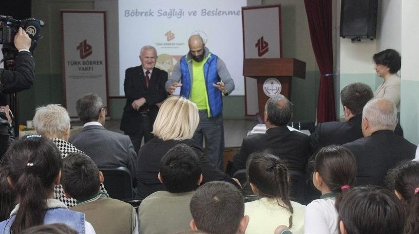 &Uuml;nl&uuml; Manken, Oyuncu Ve G&uuml;reş&ccedil;i Hasan Yıldızoğlu: "survivor Başarımın Sebebi &rsquo;sokak Oyunları&rsquo;"