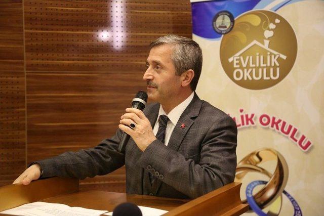 Evlilik Okulu’ndan 92 Çiftimiz Daha Sertifikalarını Aldı