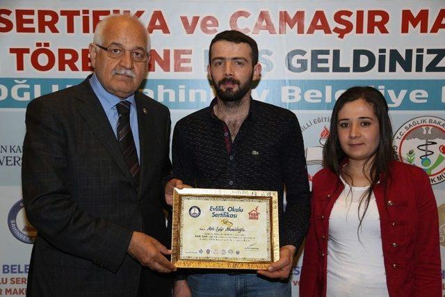 Evlilik Okulu’ndan 92 Çiftimiz Daha Sertifikalarını Aldı