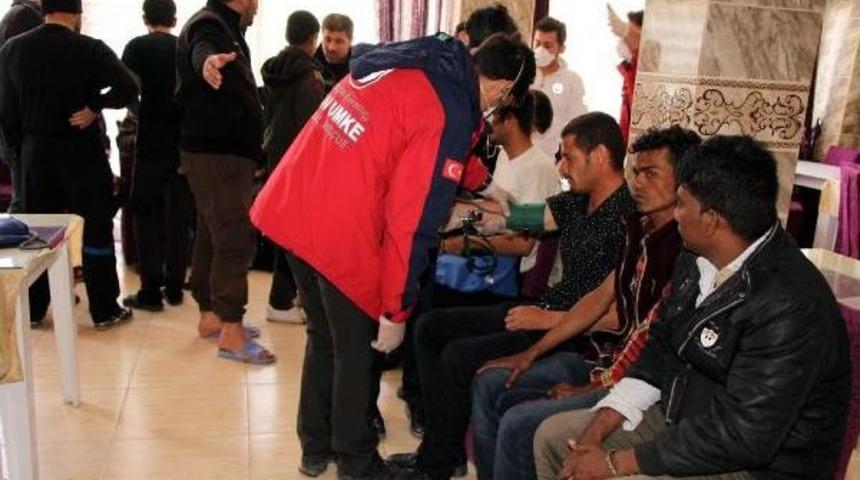 İran &Uuml;zerinden Van'a Gelen Ka&ccedil;aklar Sağlık Kontrol&uuml;nden Ge&ccedil;ti