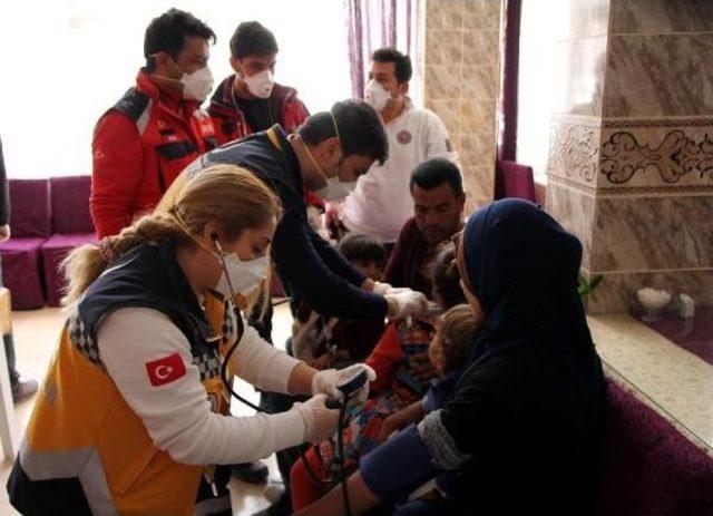 İran Üzerinden Van'a Gelen Kaçaklar Sağlık Kontrolünden Geçti