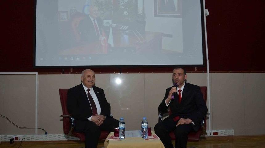 Rekt&ouml;r G&ouml;n&uuml;ll&uuml; Turizm &Ouml;ğrencileriyle Buluştu