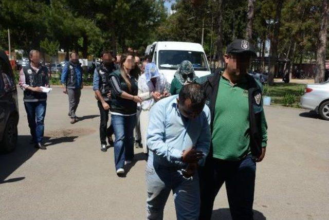 Polisin Bastığı Evin Damında 200 Kilo Esrar Yaktılar 3