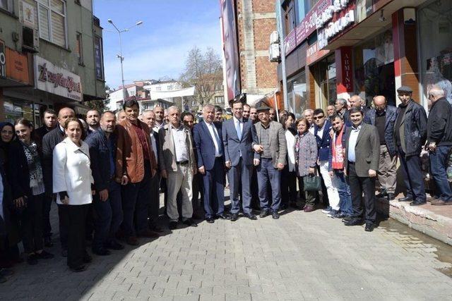 Ak Parti Trabzon Milletvekillerinin Referandum Çalışmaları Sürüyor