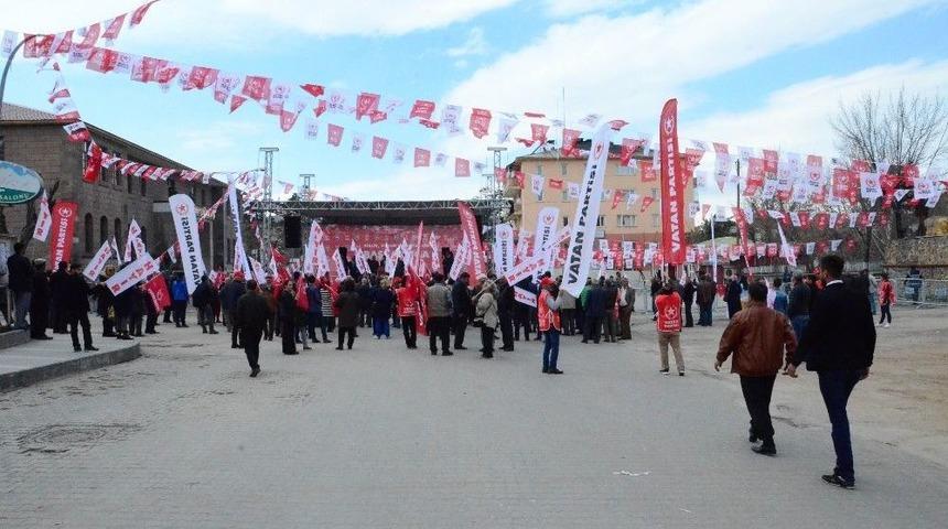 Doğu Perin&ccedil;ek&rsquo;in Mitingine Az Sayıda Kişi Katıldı
