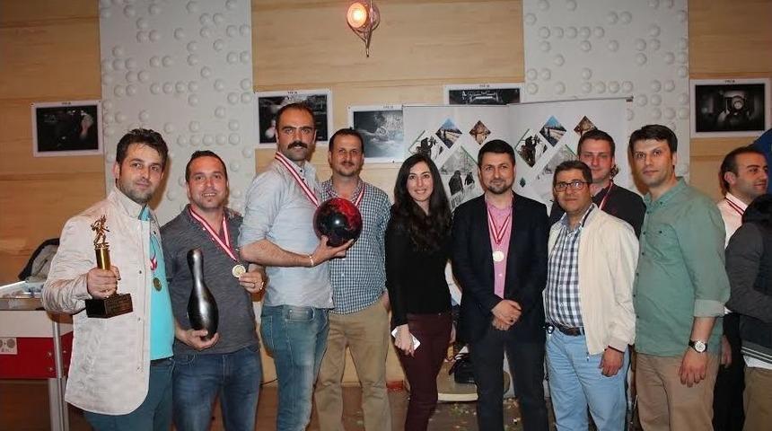 İş Stresini Bowling İle Attılar