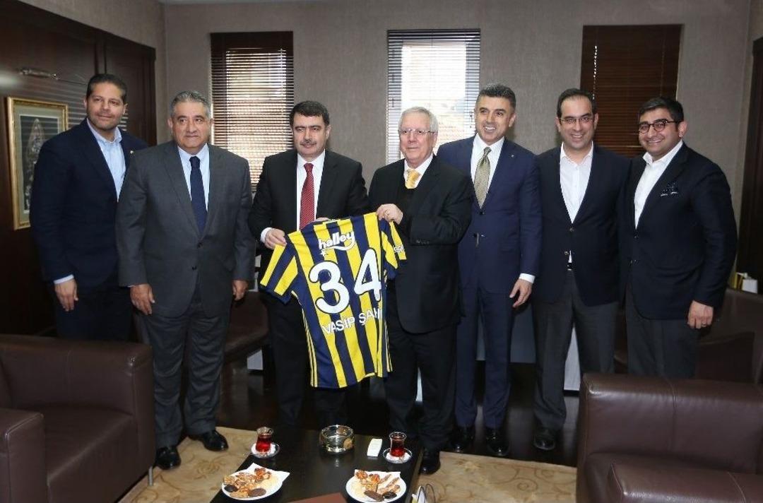 Vali Vasip Şahin&rsquo;den, Aziz Yıldırım&rsquo;a Ziyaret