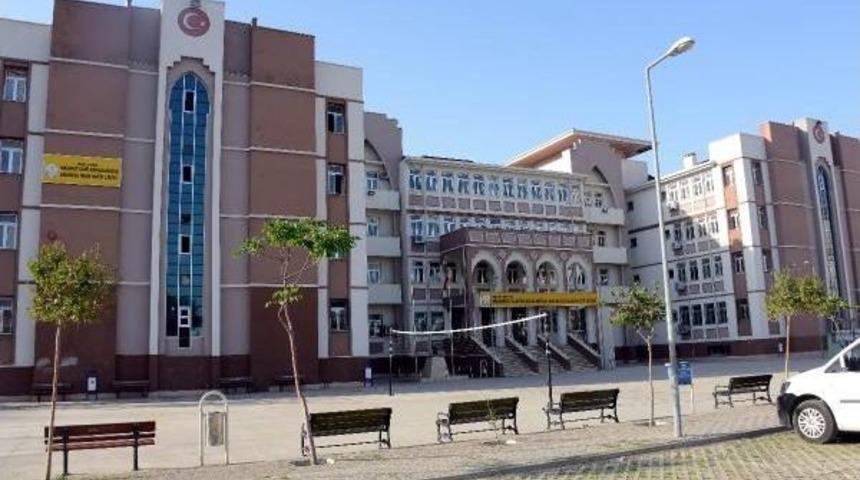 Okula Molotofkokteyli Attılar